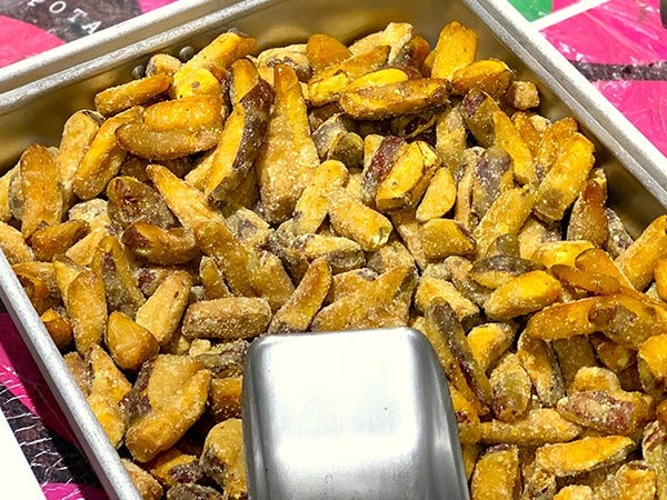 ■【茨城】一面が煌めく絶景★らぽっぽなめがたファーマーズヴィレッジで大学芋詰め放題&いばらきフラワーパーク「Moonlight Rose Garden」&地元で大人気のビュッフェランチ♪2